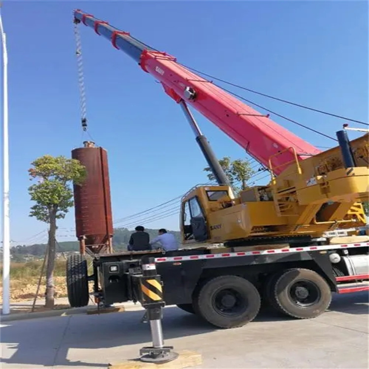 南昌青云谱专业吊车租赁多少钱