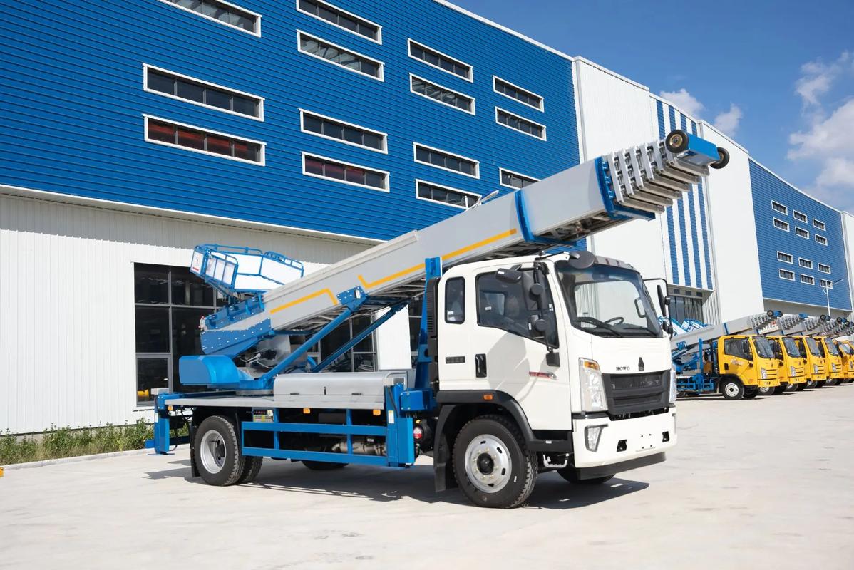 南昌青云谱出租云梯车高空作业车 建筑垃圾搬运